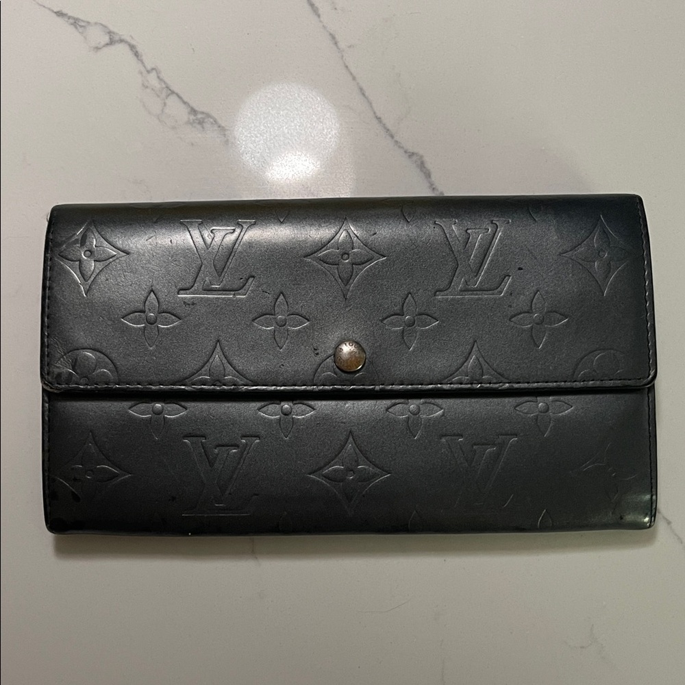 Louis Vuitton Matte Grey Vernis Monochrome Charcoal Monogram Sarah Wallet